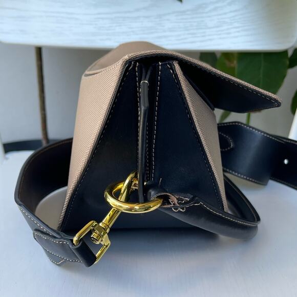 ☘️ YUZEFI CURVED STRUCTURED DORIS BAG IN BEIGE - Picture 13 of 17